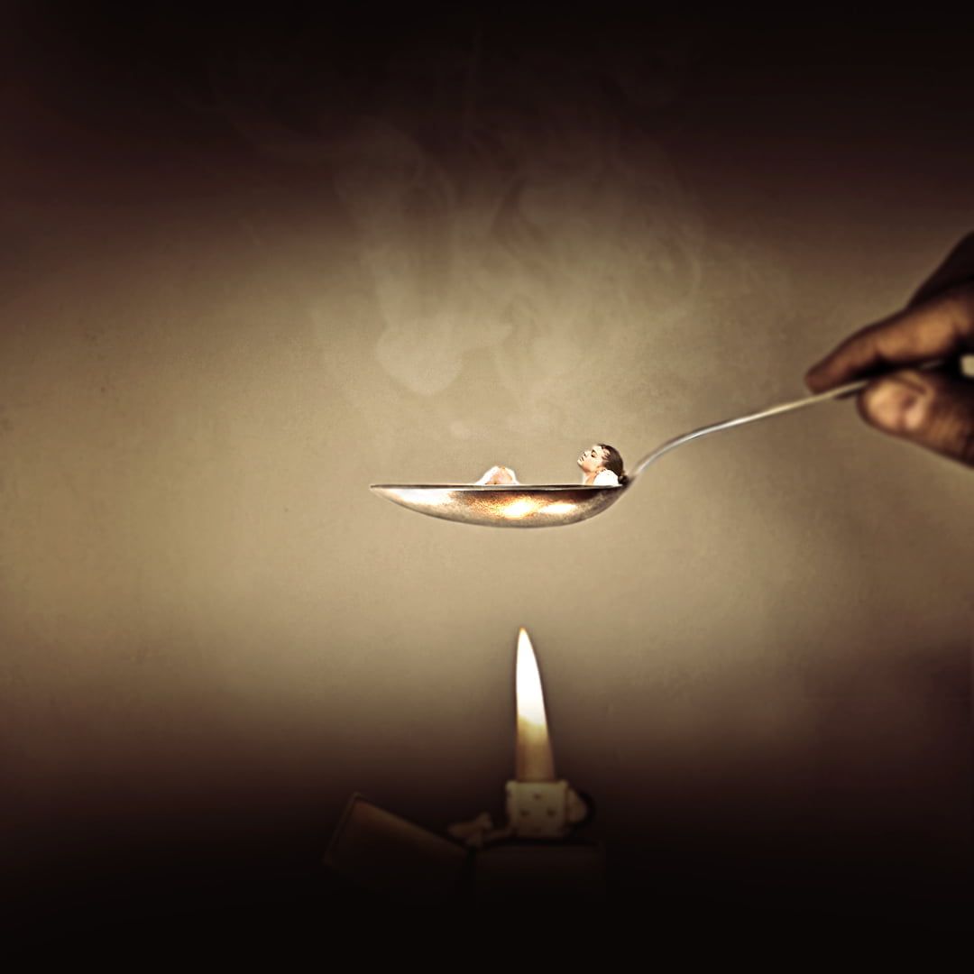 Deadline is burning your a** already, what will you do? deadline-women-has-no-time-to-finish-work-boiling-in-the-water-spoon-surreal-photography-photomanipulation-greta-kazlauskaite