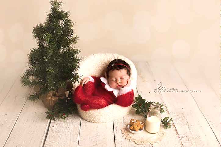 Sleeping baby as a gift Christmas-baby-sleeping-in-the-basket