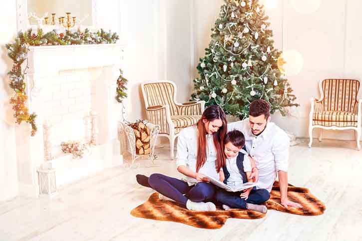 Snow and gold shoot idea Golden-shoot-family-together