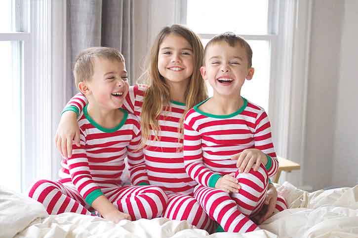 Home Pajamas How-to-take-kids-christmas-photos