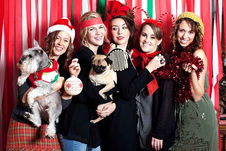 Group Photography friends-celebrating-christmas