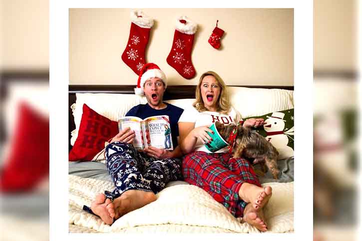 Awkward and funny funny-couples-photography-christmas-Awkward-situation-bed
