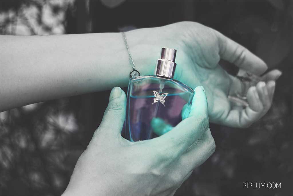 What are the rules for wearing perfume? rules-of-wearing-perfume-tips-hacks-fragrance-hands-wrists-color-summer