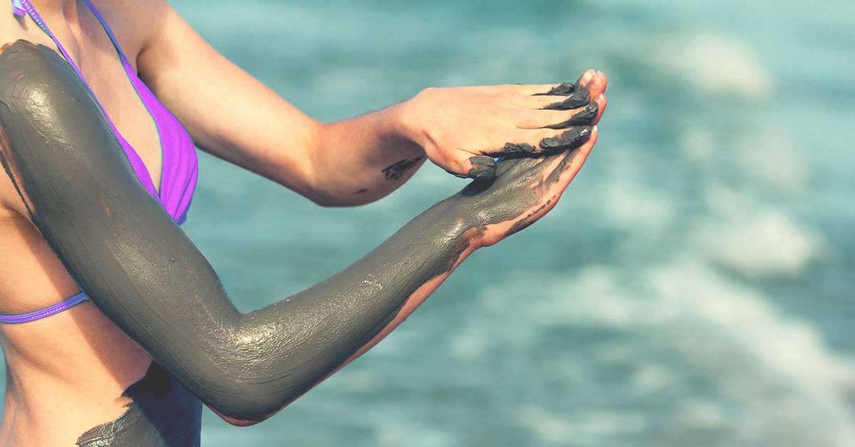 People-use-Dead-Sea-mud-to-treat-health-conditions-ranging-from-psoriasis